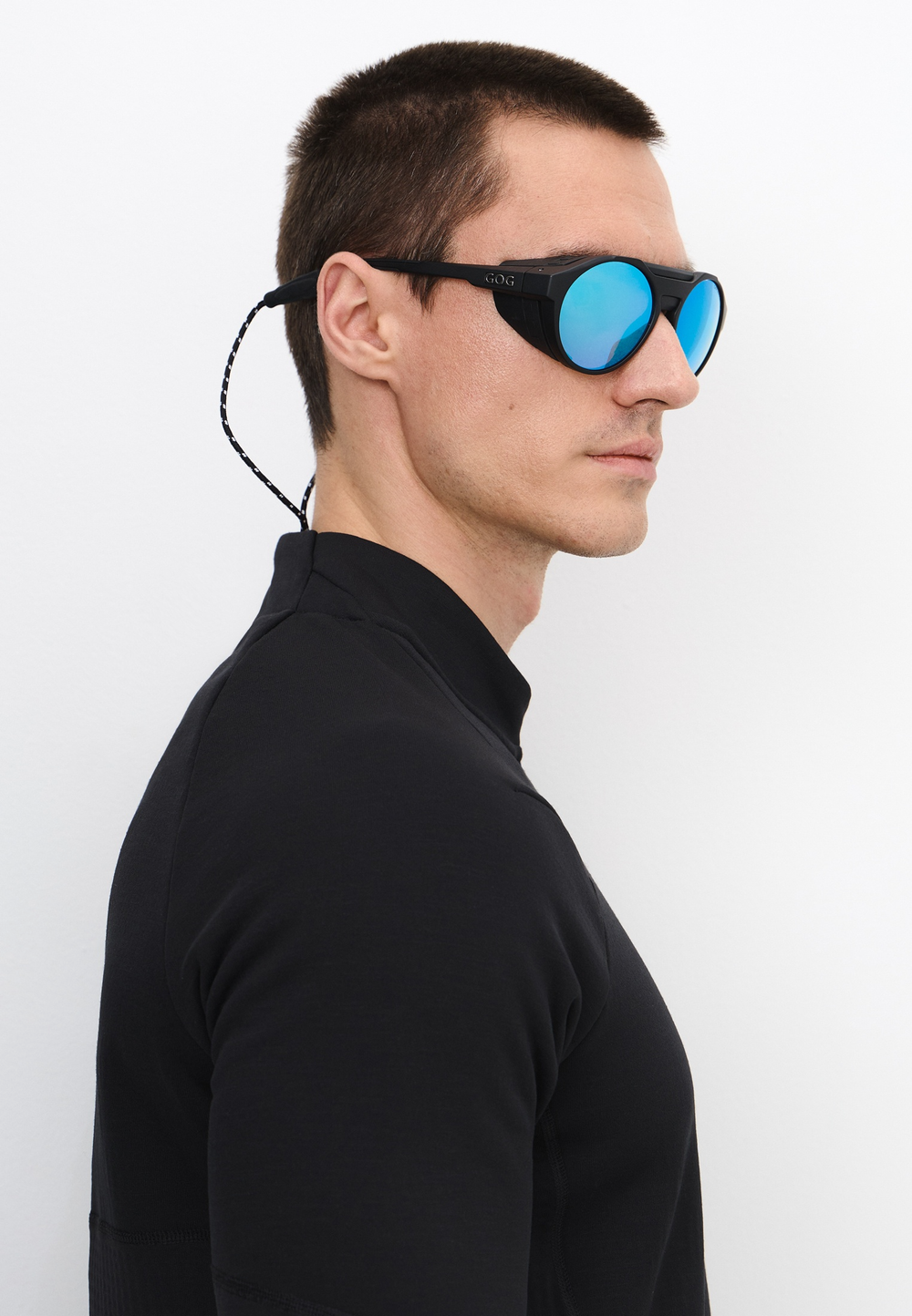 Спортивные очки GOG Manaslu / Matt Black / Photochromic Blue Lens