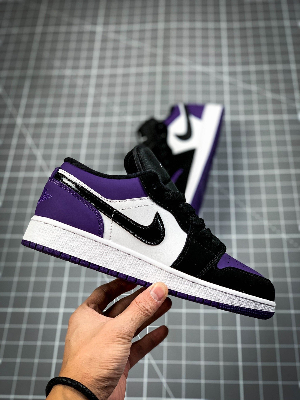 AIR JORDAN 1 LOW WHITE/BLACK-COURT PURPLE