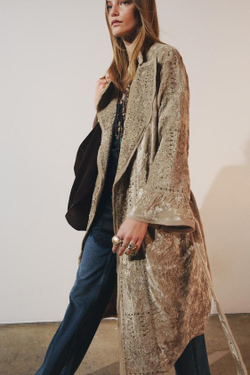 ZARA БАРХАТНОЕ КИМОНО С ВЫШИВКОЙ ZW COLLECTION LIMITED EDITION, ОХРА