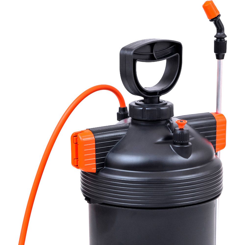 Опрыскиватель Жук Оптима ОП-220 5 л, стеклопластик, нетелескопический брандспойт, 215649