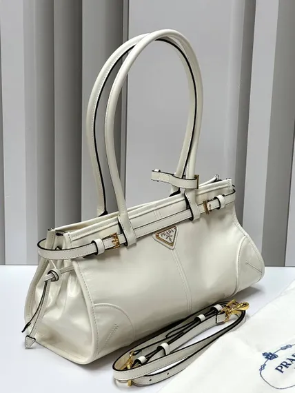 Кожаная средняя сумка Prada Bonnie белый