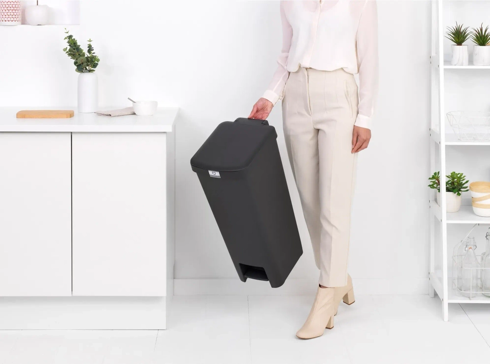 Brabantia Контейнер для мусора StepUp 40л Темно-серый