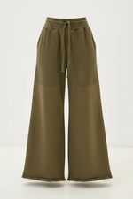 Широкие брюки с накладными карманами