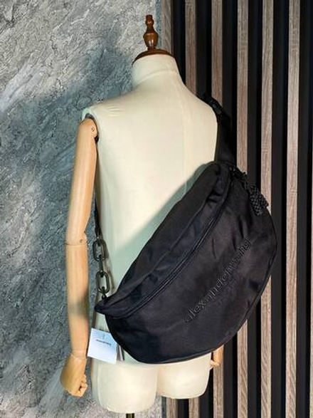 Сумка- слинг Alexander Wang