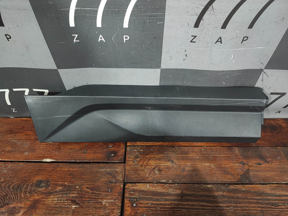 Накладка двери задней правой Geely Coolray 19-нв Б/У Оригинал 5081037900