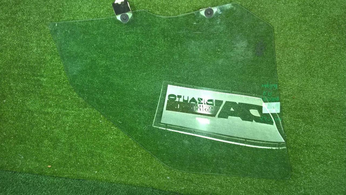 Стекло двери переднее левое Land-Rover Discovery 4 (2009-2016)