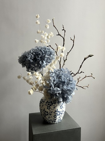 Композиция в кашпо Лунария