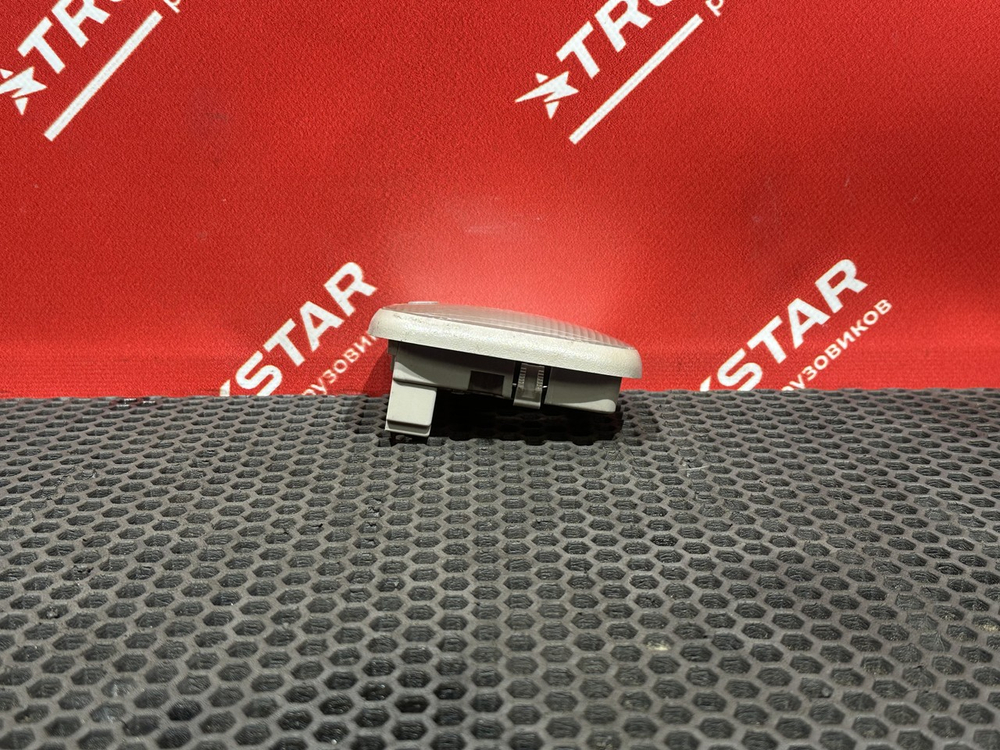 Плафон внутреннего освещения 2018г