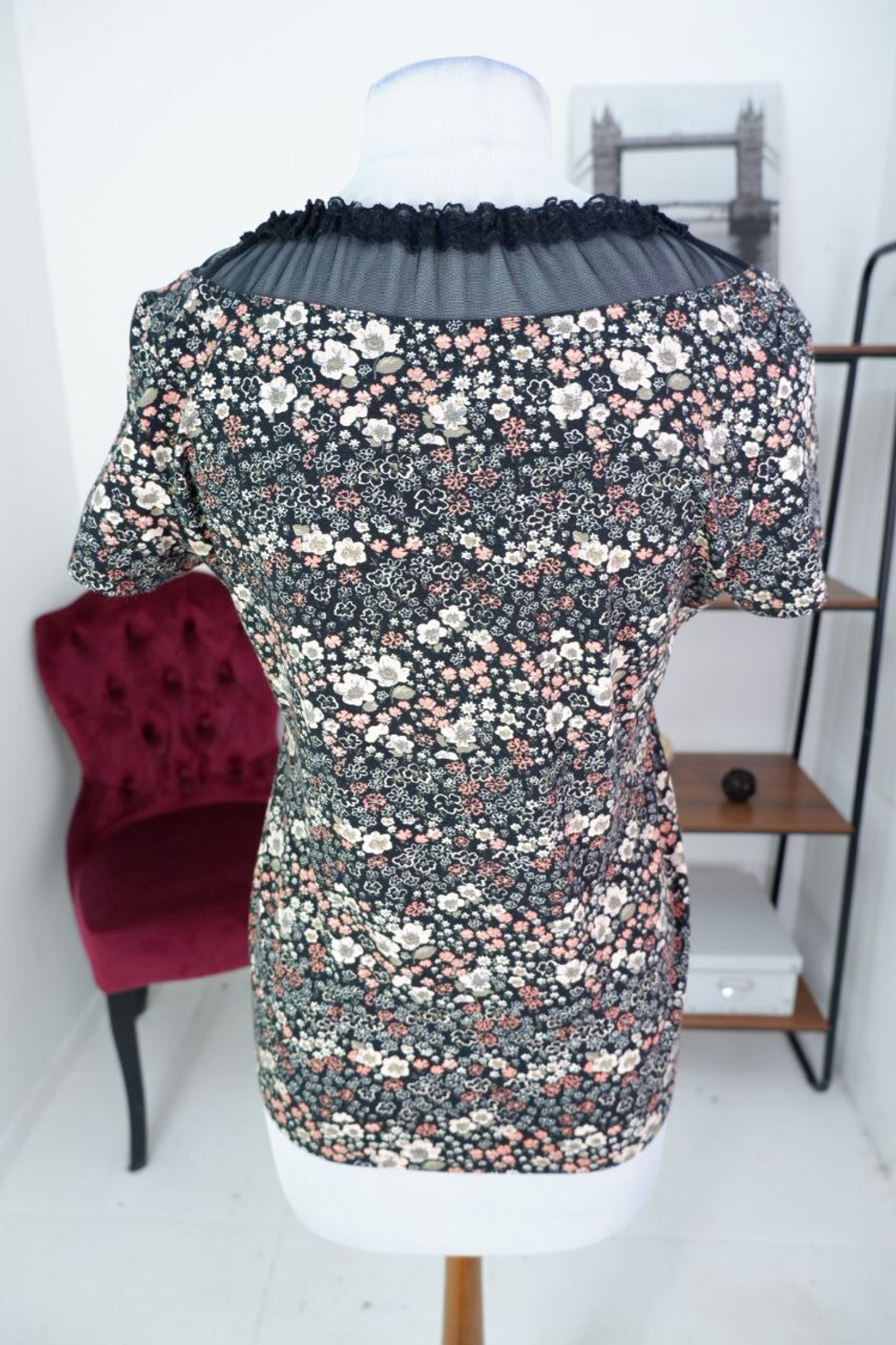 Футболка в милый цветочек 52 размер