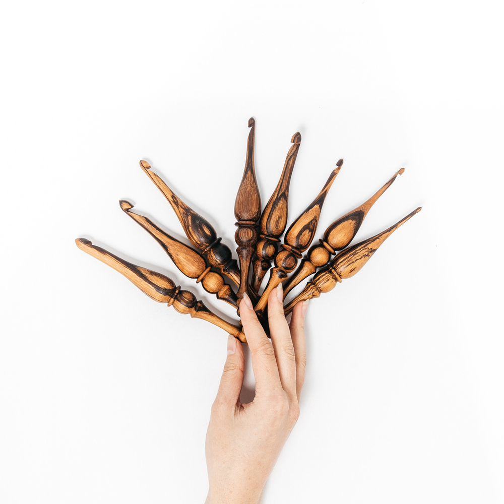 Набор деревянных вязальных крючков из древесины зебрано 8 штук (3-10 мм.) KN15