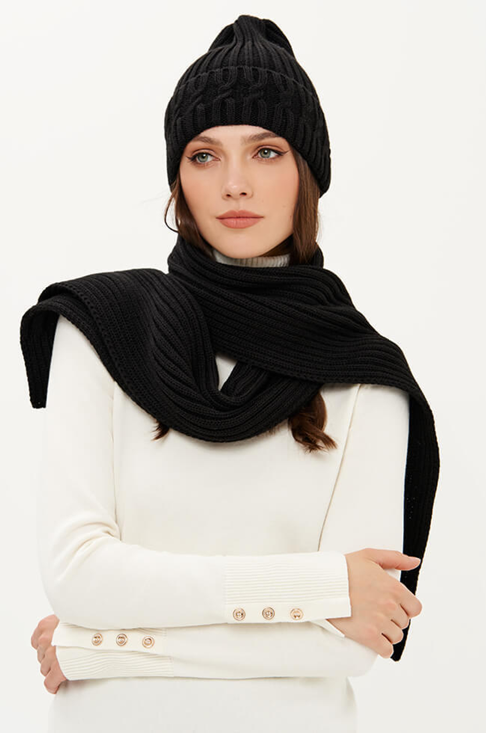 8425 Шапка женская (черный)