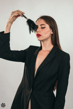 Черный перьевой тиклер Plume - 23 см.