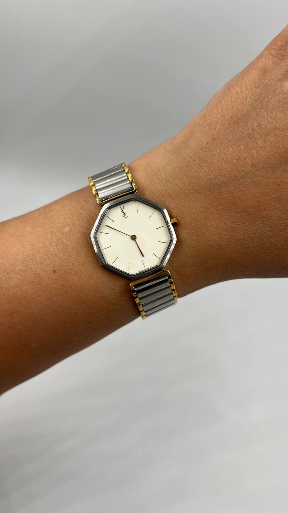 Часы Yves Saint Laurent