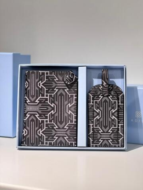 Обложка для паспорта и багажная бирка с подарочной коробкой