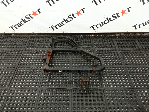 Кронштейн крыла переднего