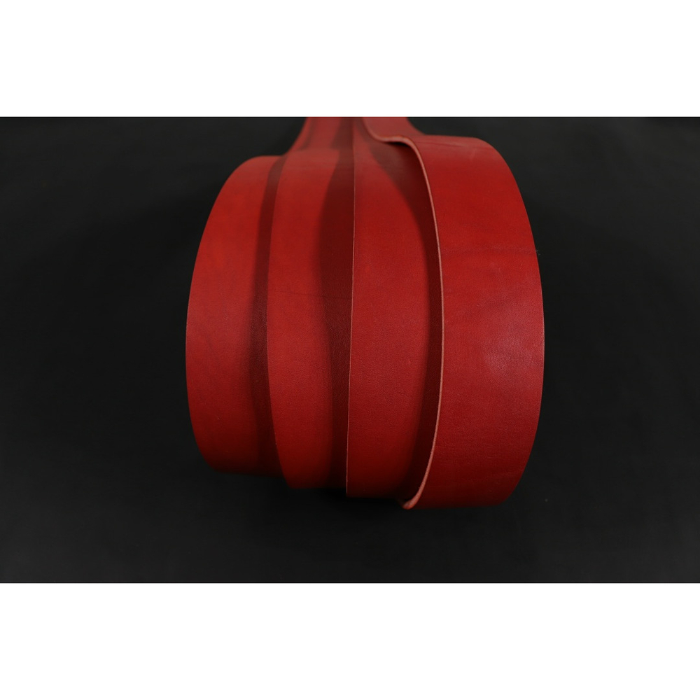 Ременная заготовка Красная с жировой отделкой