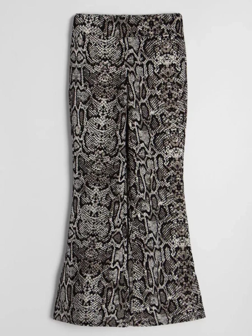 Бежевый костюм для девочки в сад