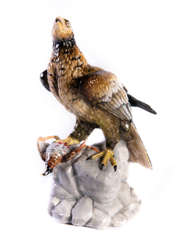 Фарфоровая скульптура "Орёл с добычей". Фарфор, глазурь, ручная роспись. Германия, XX век.