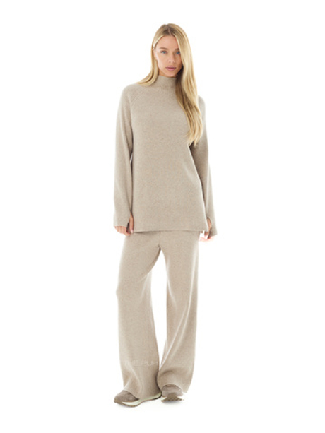 Трикотажный костюм в рубчик в цвете капучино