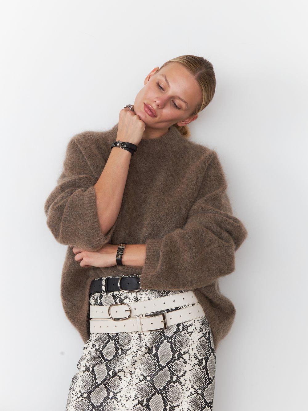 БАЗОВЫЙ РЕМЕНЬ С ОВАЛЬНОЙ ПРЯЖКОЙ BLACK