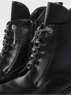 Зимние ботинки на высокой платформе