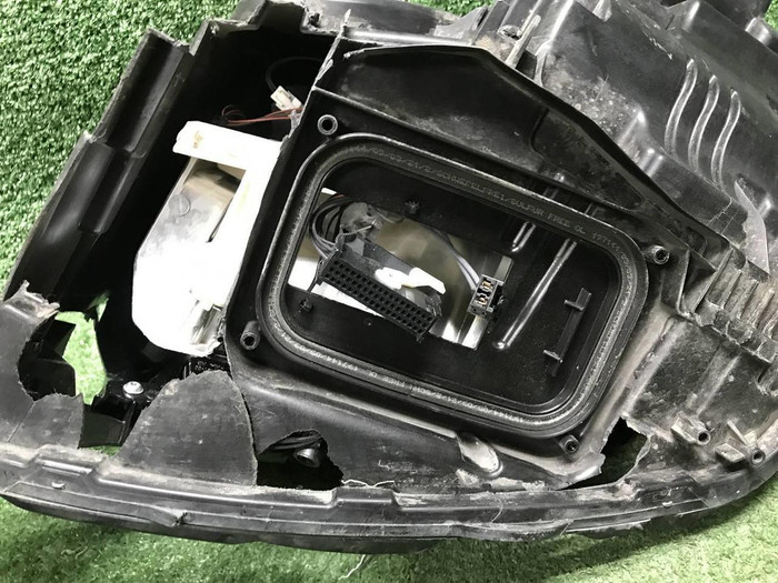 Битая Фара правая Mercedes E W213 (2020-2023) LED