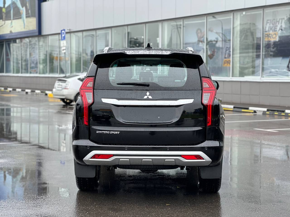 Mitsubishi Montero Sport 2023г.в.