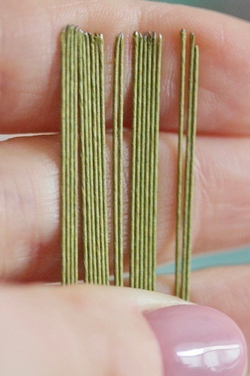 Проволока флористическая для цветов японская в бумажной оплетке №26 Зеленая, 200 шт. (толщина 0,5мм; длина 36 см)