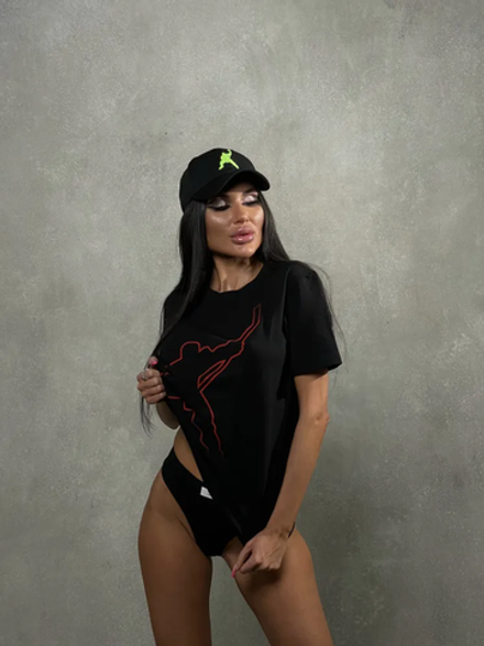 Бейсболка черная с желтым хоккеистом