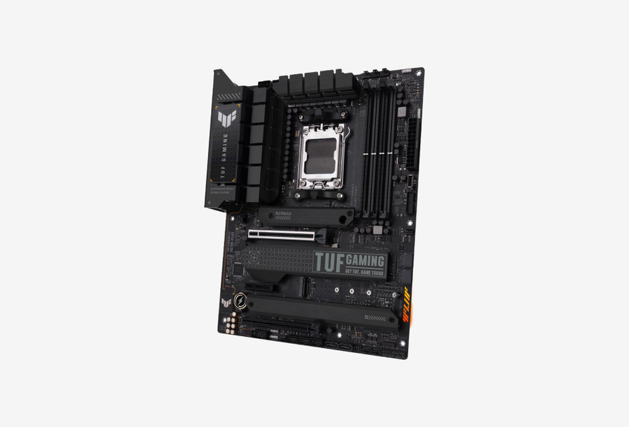 TUF GAMING X670E-PLUS_0326526100737
