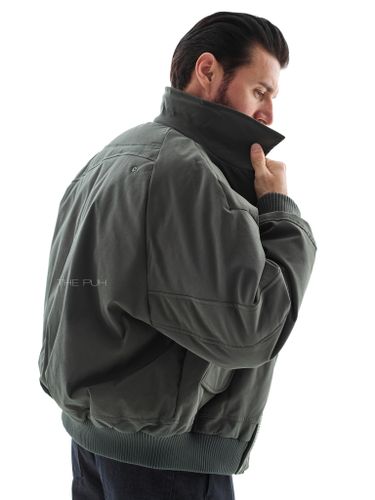 Утепленный зеленый бомбер с отложным воротником