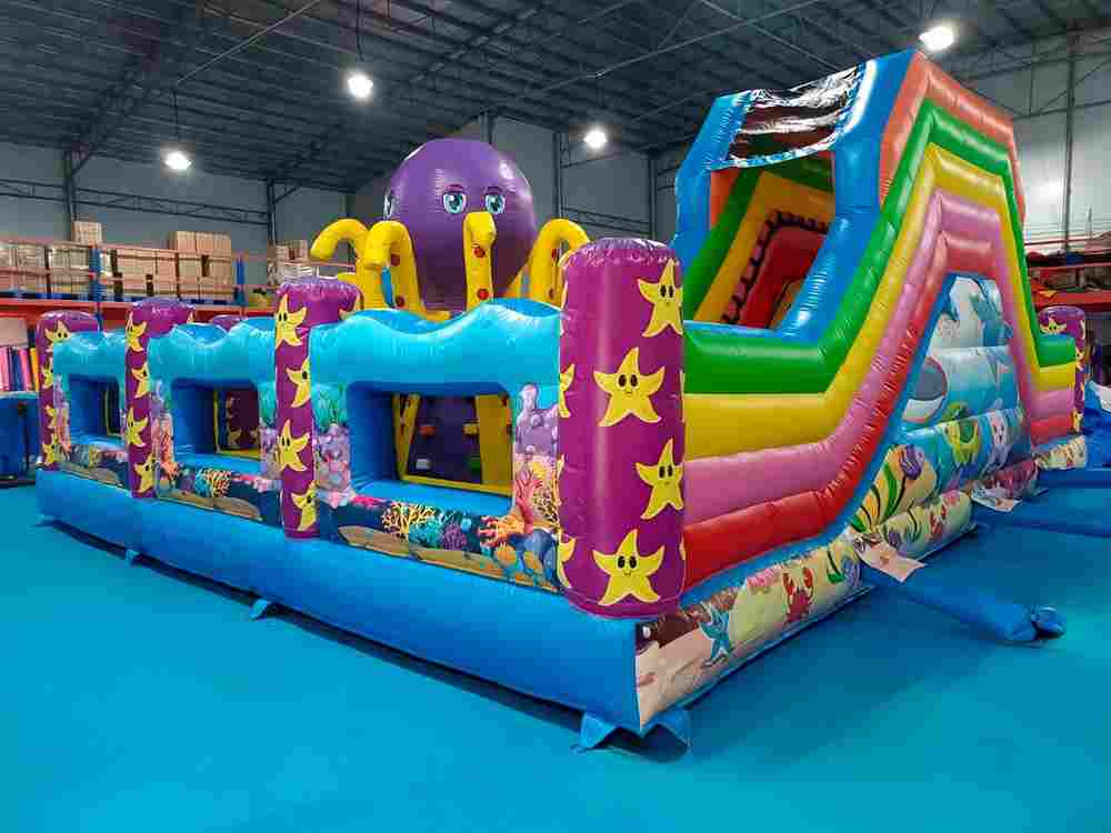 Коммерческий надувной батут "Золотая рыбка" 10*8*3,8 м.