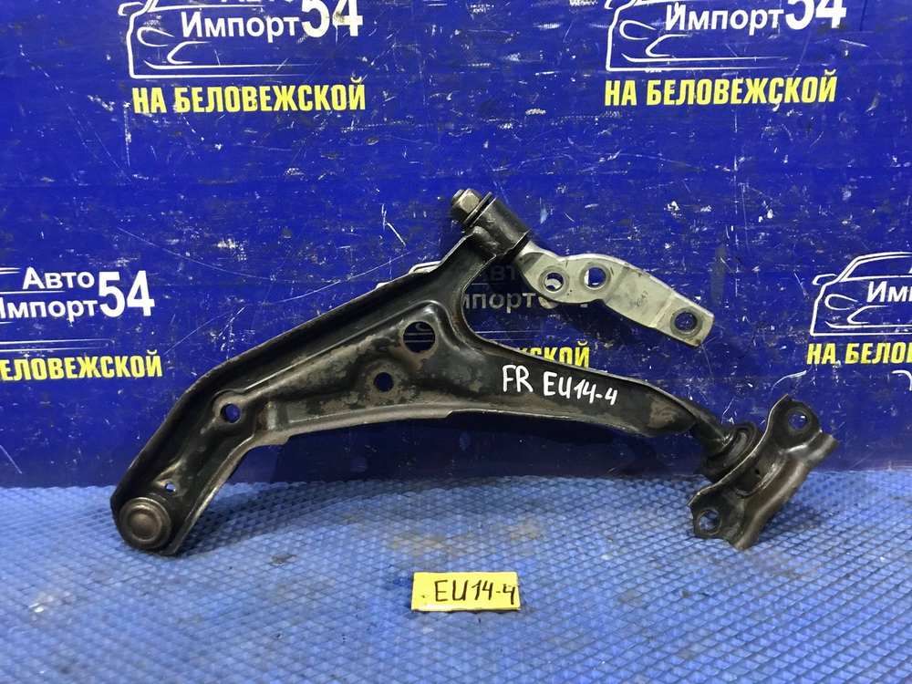 Рычаг передний правый NISSAN BLUEBIRD 1997