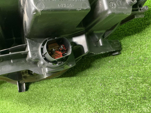 Битая Фара правая LR Discovery Sport (19-нв) LED