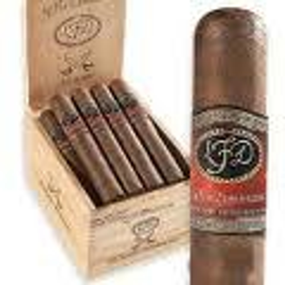 La Flor Dominicana Air Bender Matatan