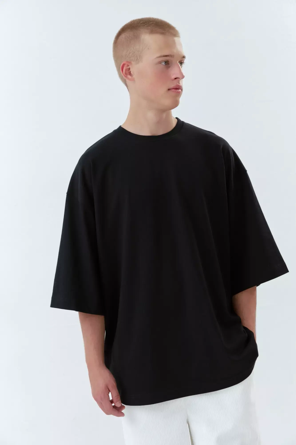 Огромная футболка из черного хлопка