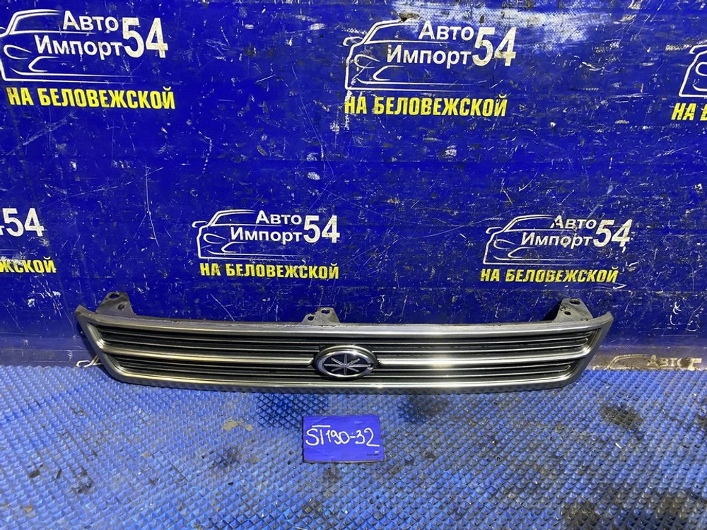 Решетка радиатора TOYOTA CORONA 1993