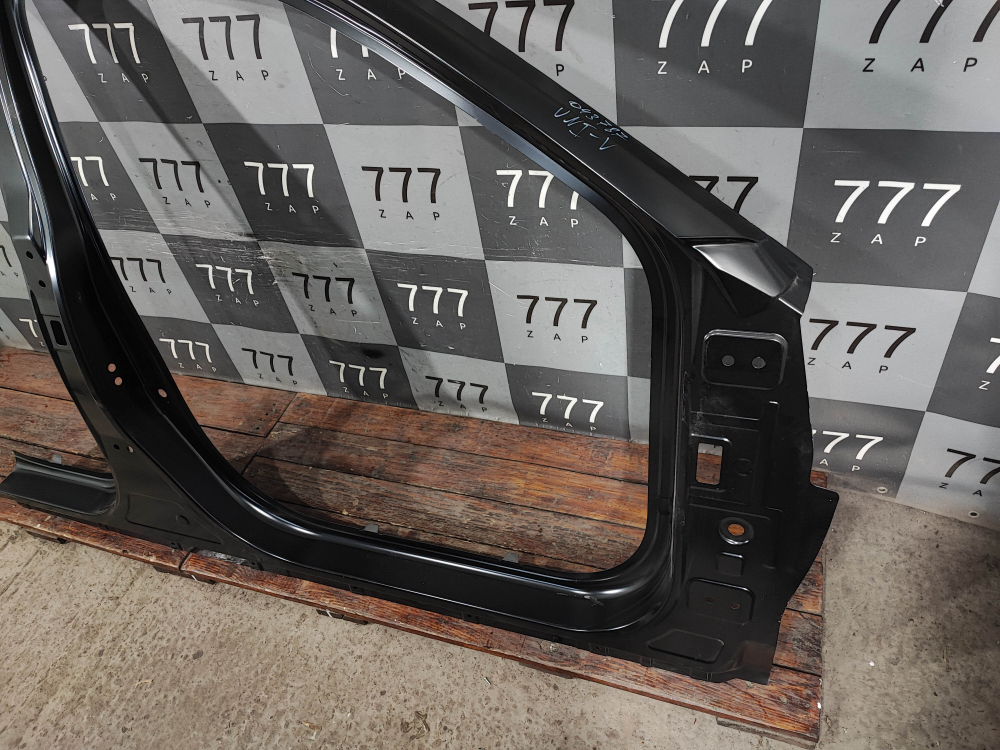 Боковина правая Changan UNI-V 22-нв Новая Оригинал C281F2702050800