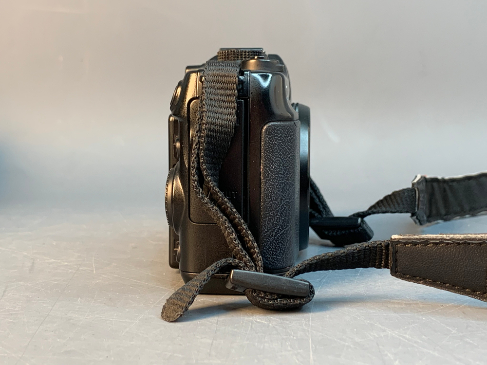 Canon PowerShot G11 не работает вспышка, царапинки на линзе