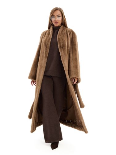 Длинная шуба из эко-меха в цвете капучино