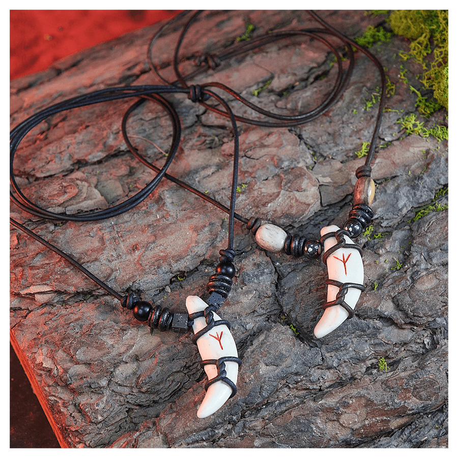 Амулет «Клык вожака»