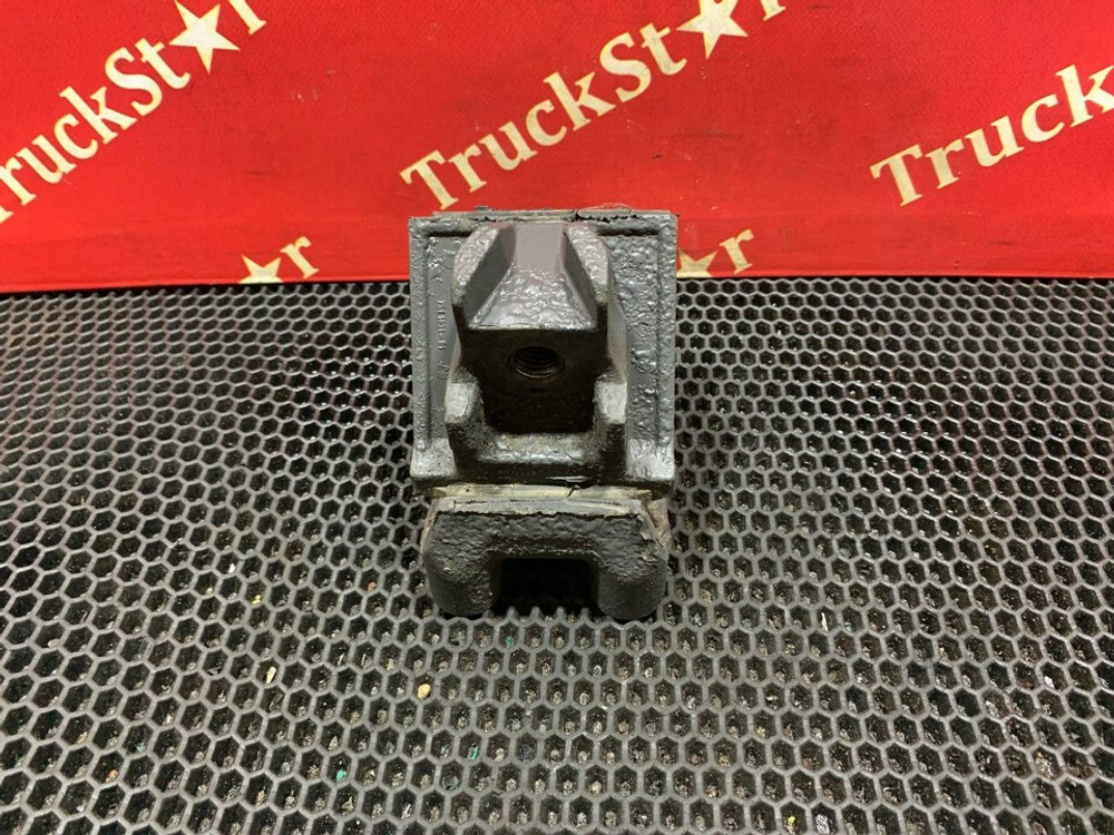 Подушка двигателя передняя 2018г