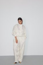 Брюки на резинке, Молочные