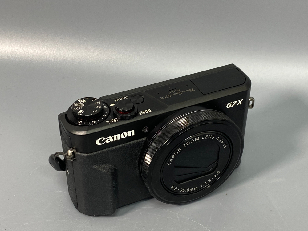 Canon G7X Mark II