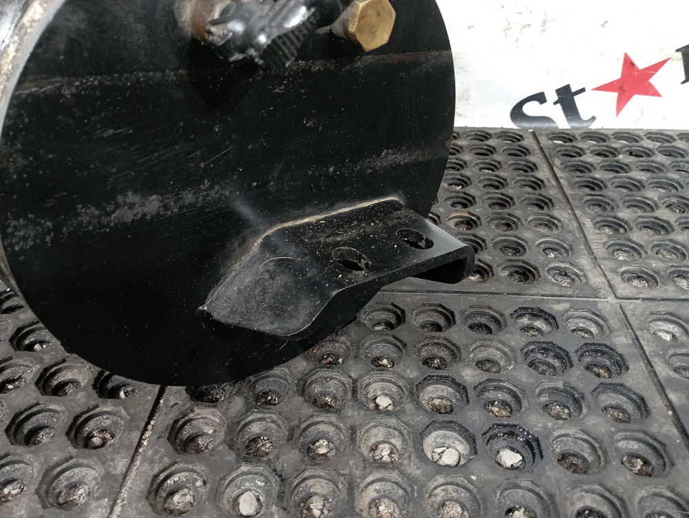 Подушка пневмоподвески правая 2023г