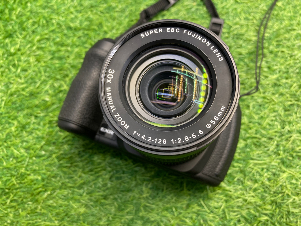 FujiFilm FinePix HS30EXR