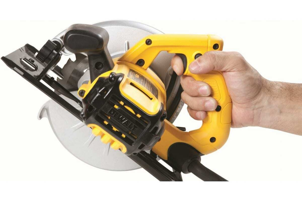Дисковая пила DEWALT DWE 560 K, 5500 об/мин, 3.7 кг