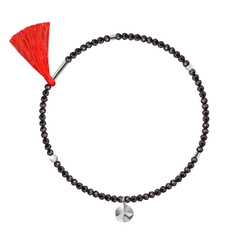 браслет из циркона с красной кистью