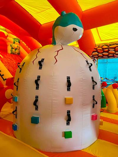 Коммерческий надувной батут «Драконье логово», с крышей, 12*8*7 м