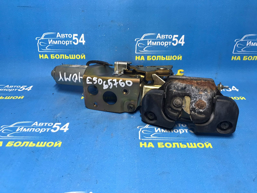 Замок багажника NISSAN ELGRAND 1997-2000